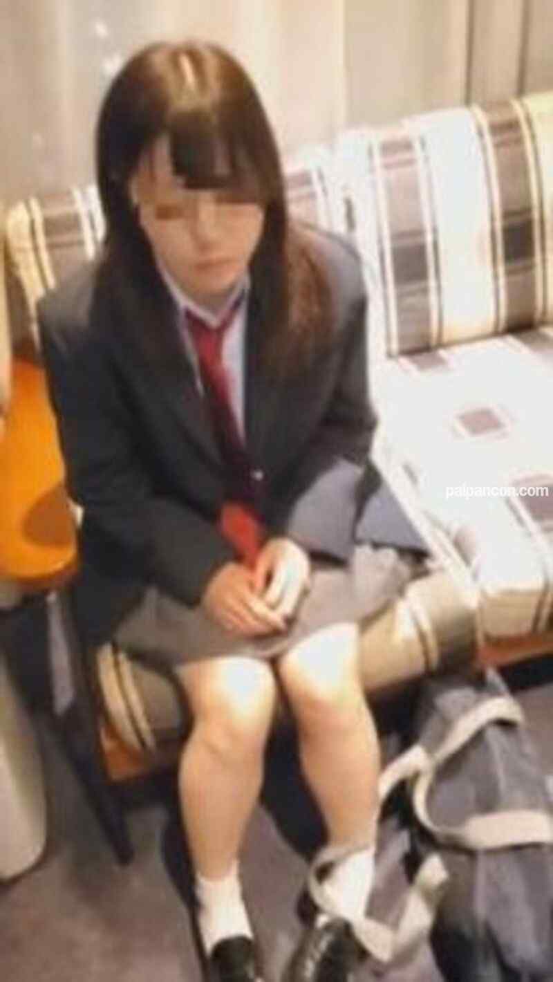 FC2-PPV-1290782 - 【個撮】私立女子校①大人しい文学少女。転校前、最後の中出しハメ撮り
