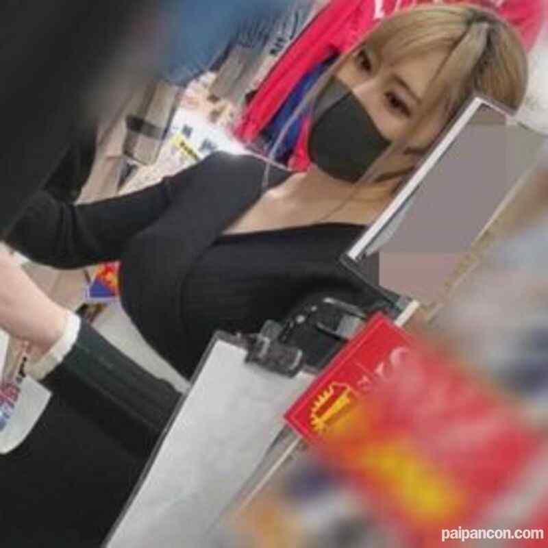 FC2-PPV-1759707 - 個数限定【無修正】巨乳アパレル店員とお買い物の後中出し・口内射精 cover.jpg